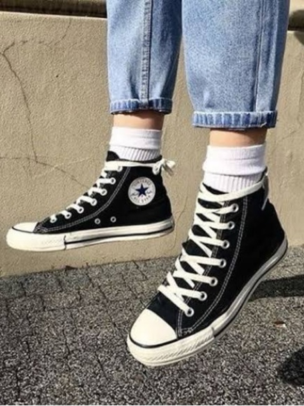 Converse Chuck Taylor All Star
High Top Black/White
Sneakers Women's 8 Men's 6 - Picture 3 of 12